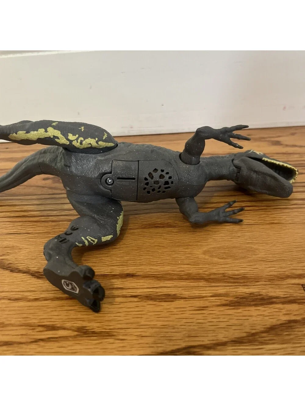 Jurassic World Roarivores Allosaurus Fallen Kingdom Dinosaur 2017 Jurassic Park